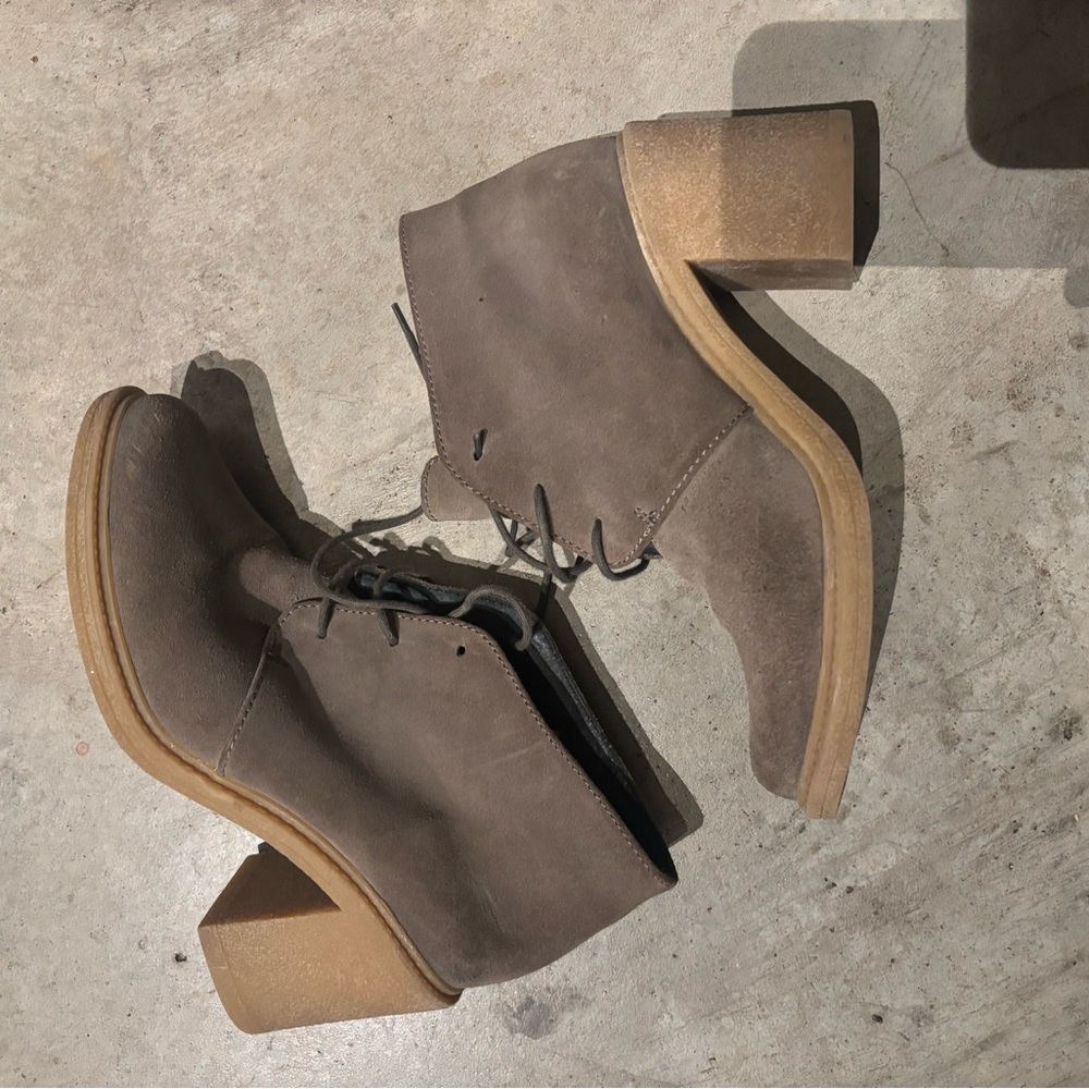 Bata Boots